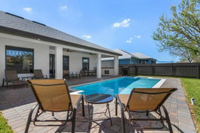 Peaceful retreat FREE heated salt water pool!
